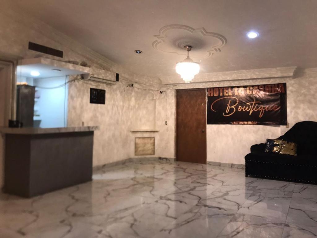 Hostel La Casona Boutique Lomas *