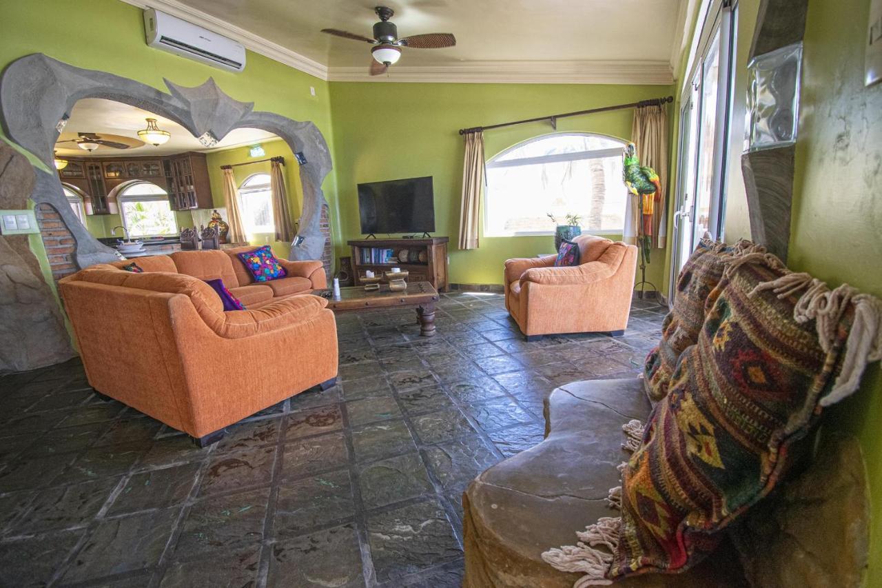 Sandcastle Beachfront With Pool Apartamento