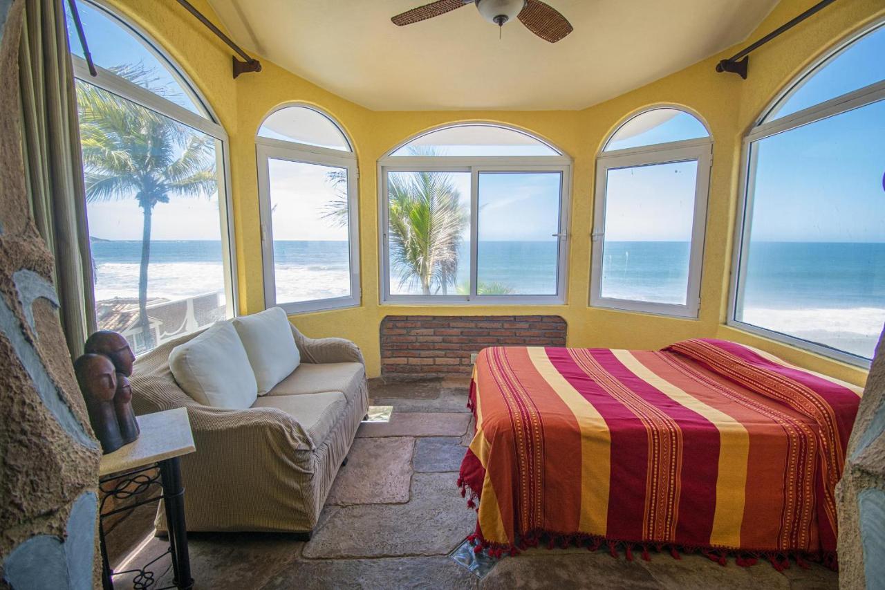 Sandcastle Beachfront With Pool Apartamento Mazatlán