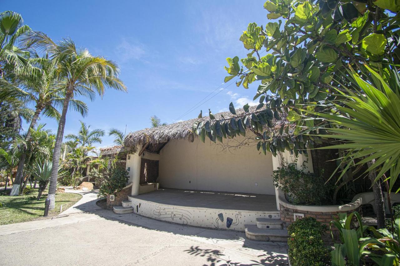 Sandcastle Beachfront With Pool Apartamento Mazatlán