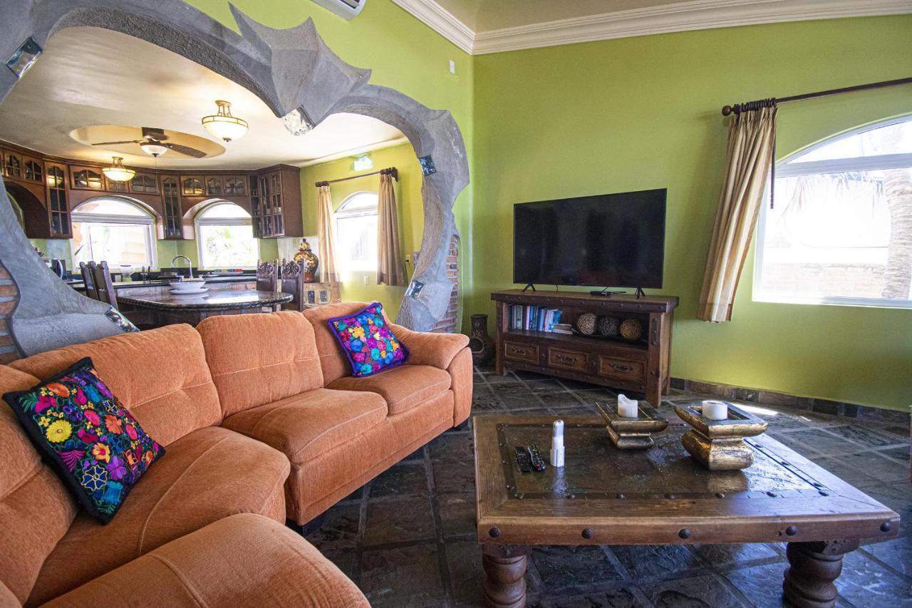 Apartamento Sandcastle Beachfront With Pool