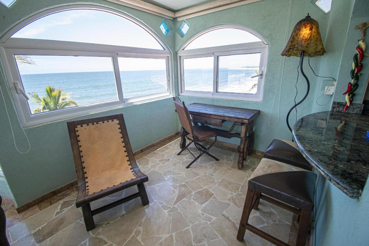 Sandcastle Beachfront With Pool Apartamento Mazatlán