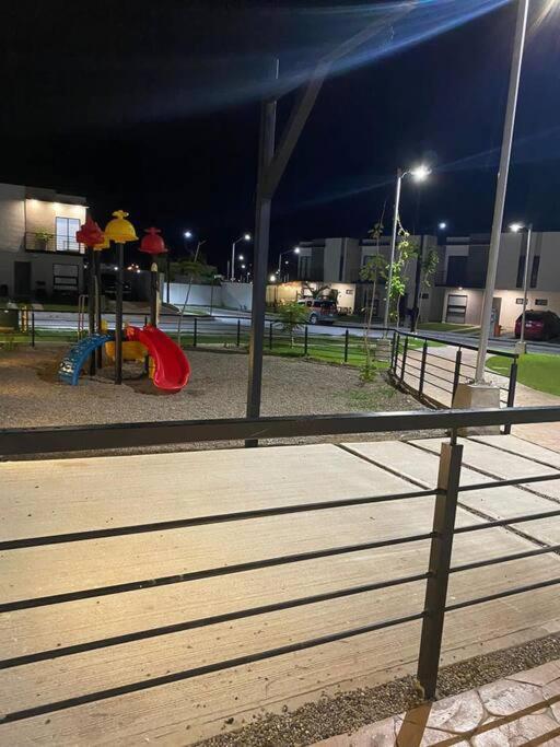 Сasa de vacaciones Hermosa Y Acogedora Casa En Privada