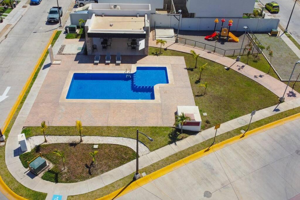 Hermosa Y Acogedora Casa En Privada