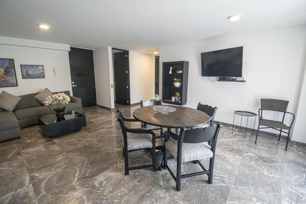 Few Blocks To Plaza Machado- Roosevelt 4 Apartamento