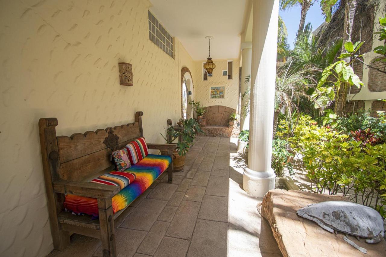 Sandcastle Beachfront With Pool Apartamento Mazatlán