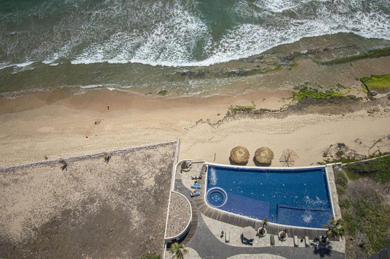 Stunning 18th Floor Views *