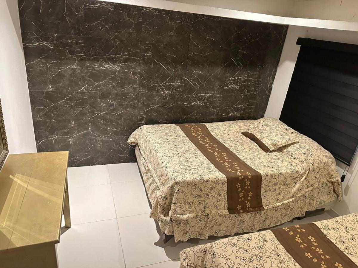 Hostel La Casona Boutique Lomas *