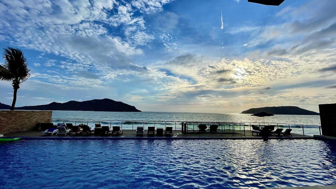 Tramonto, A Beachfront Bliss! Apartamento *