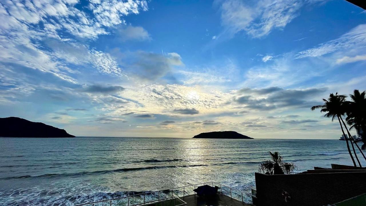 Tramonto, A Beachfront Bliss! Apartamento *
