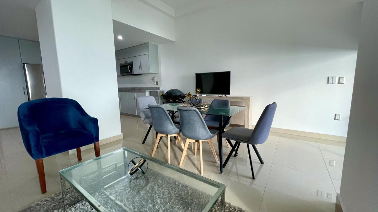 Tramonto, A Beachfront Bliss! Apartamento *