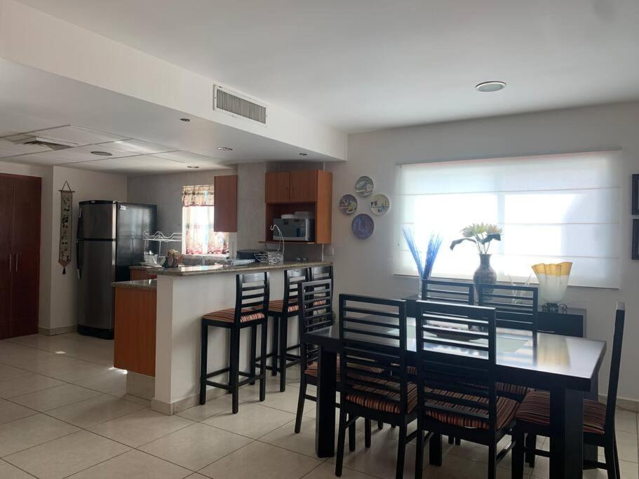 Apartamento C/ Alberca Y Vista A Marina