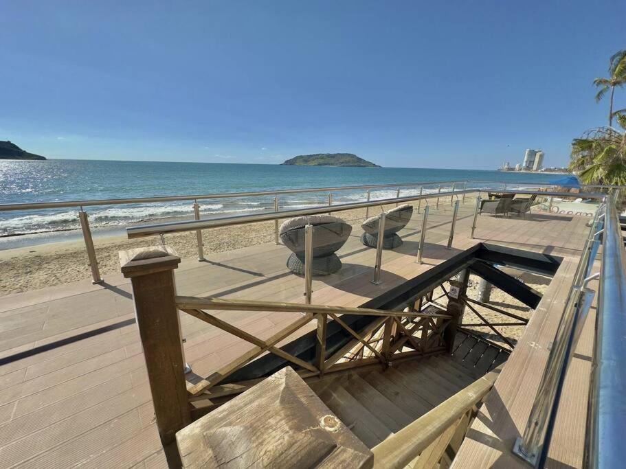 A Pie De Playa Con Hermosas Vistas By G P S Rentas
