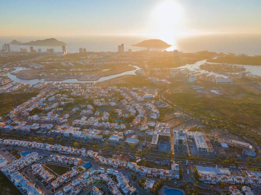 Beautiful With 4 Pools And Roofgarden Apartamento Mazatlán