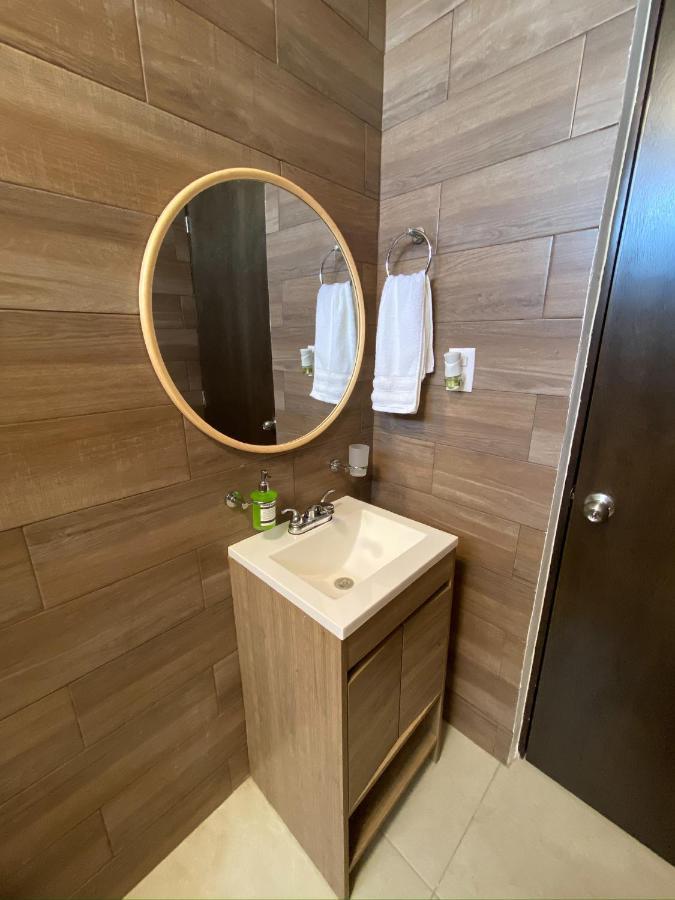 Apartamento Depto Nuevo “tortuga”,centrico A 4 Cuadras Malecon *