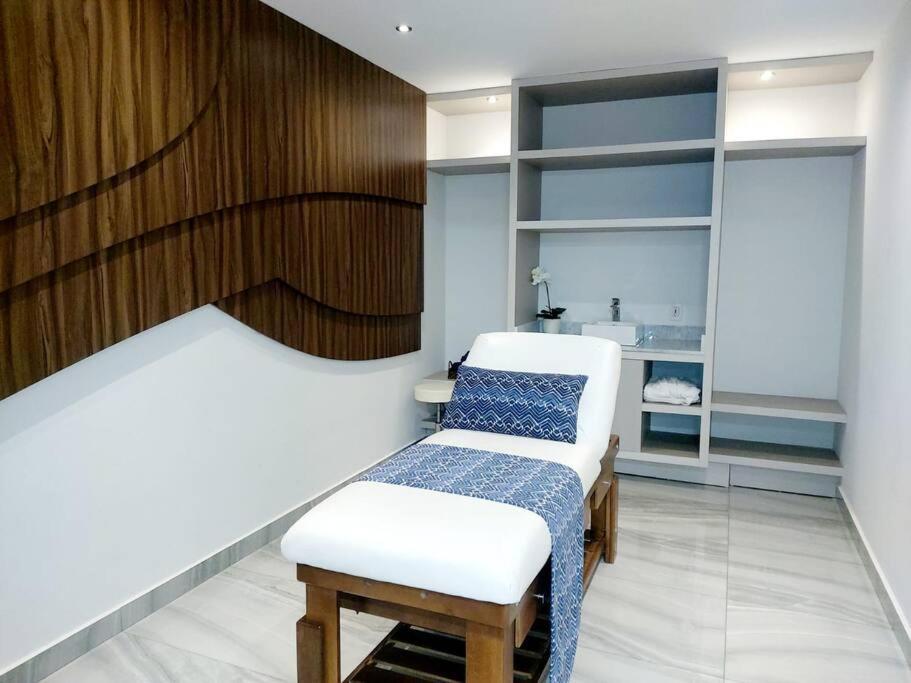 Luxury Ocean View At Camino Al Mar/ Heated Pool