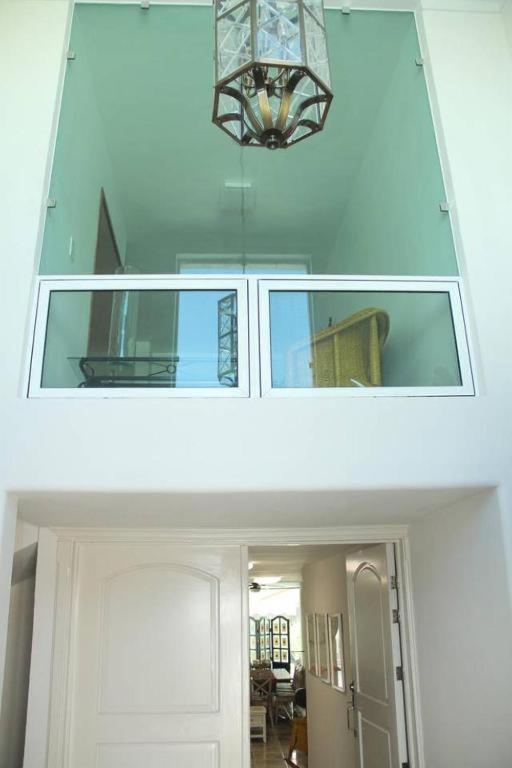 Amplio En Zona Residencial Bien Ubicada Cerca Del Mar Apartamento *