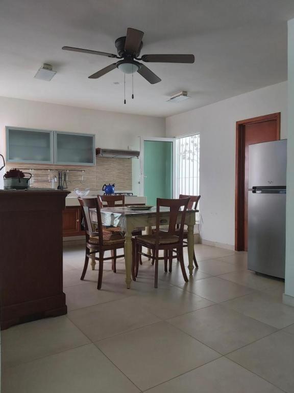 Amplio En Zona Residencial Bien Ubicada Cerca Del Mar * Mazatlán