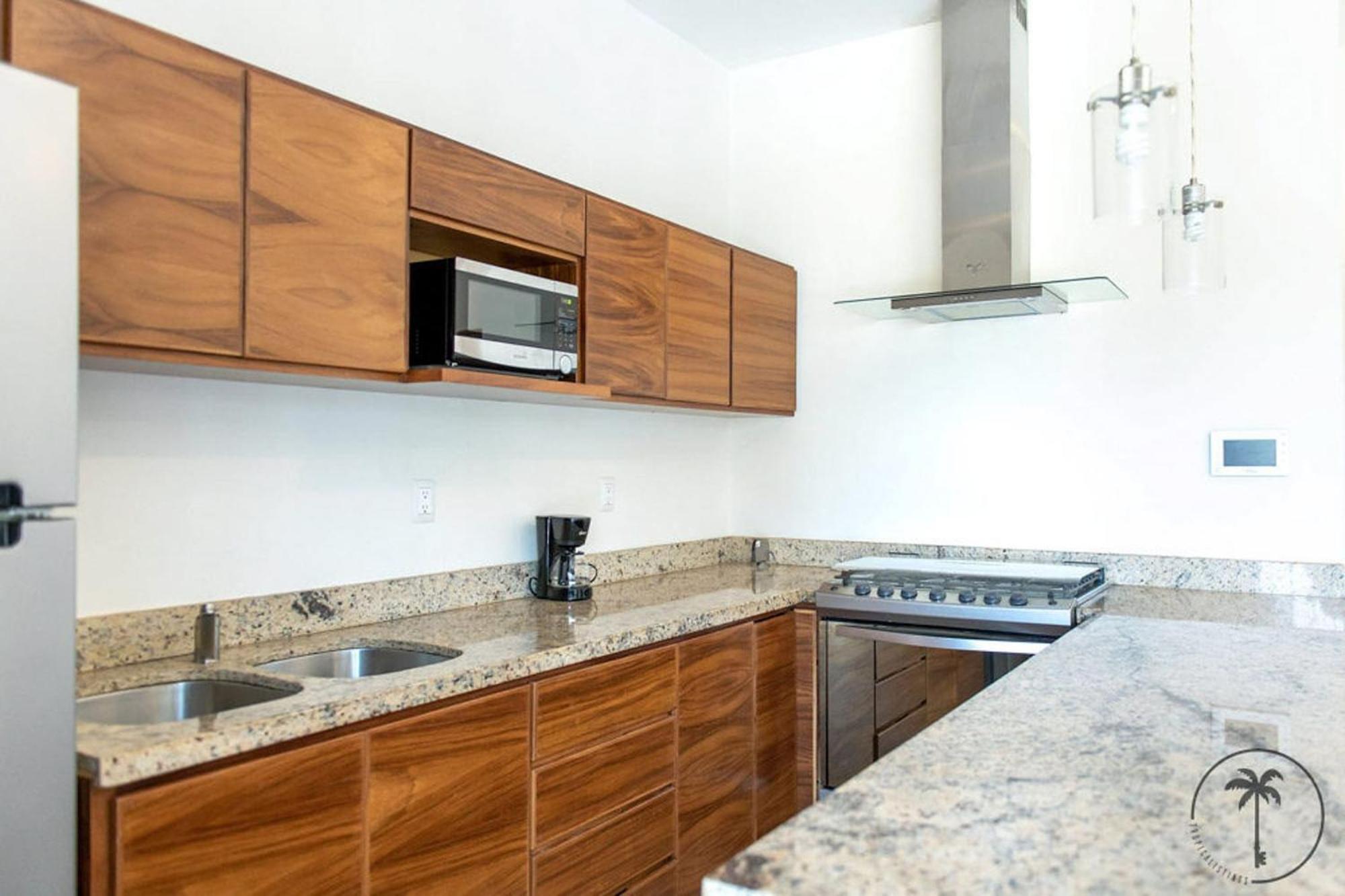 Departamento Con Balcon En Zona Dorada, Cazul * Mazatlan