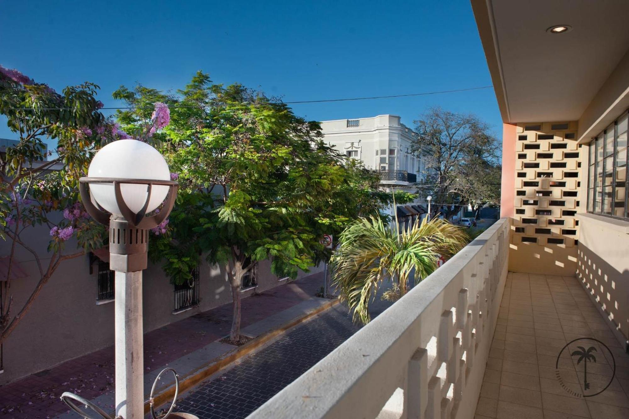 Cozy Apt. W/ Private Balcony & Great Lighting- Romanita 1 * Mazatlán