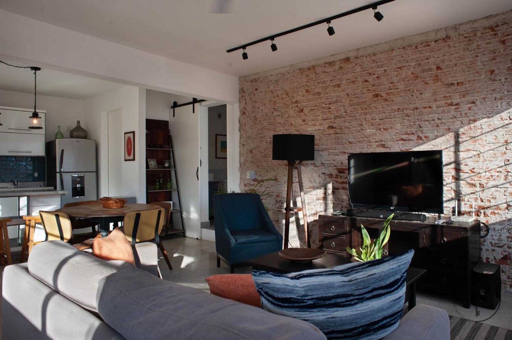 Apartamento Cozy Apt. W/ Private Balcony & Great Lighting- Romanita 1 *