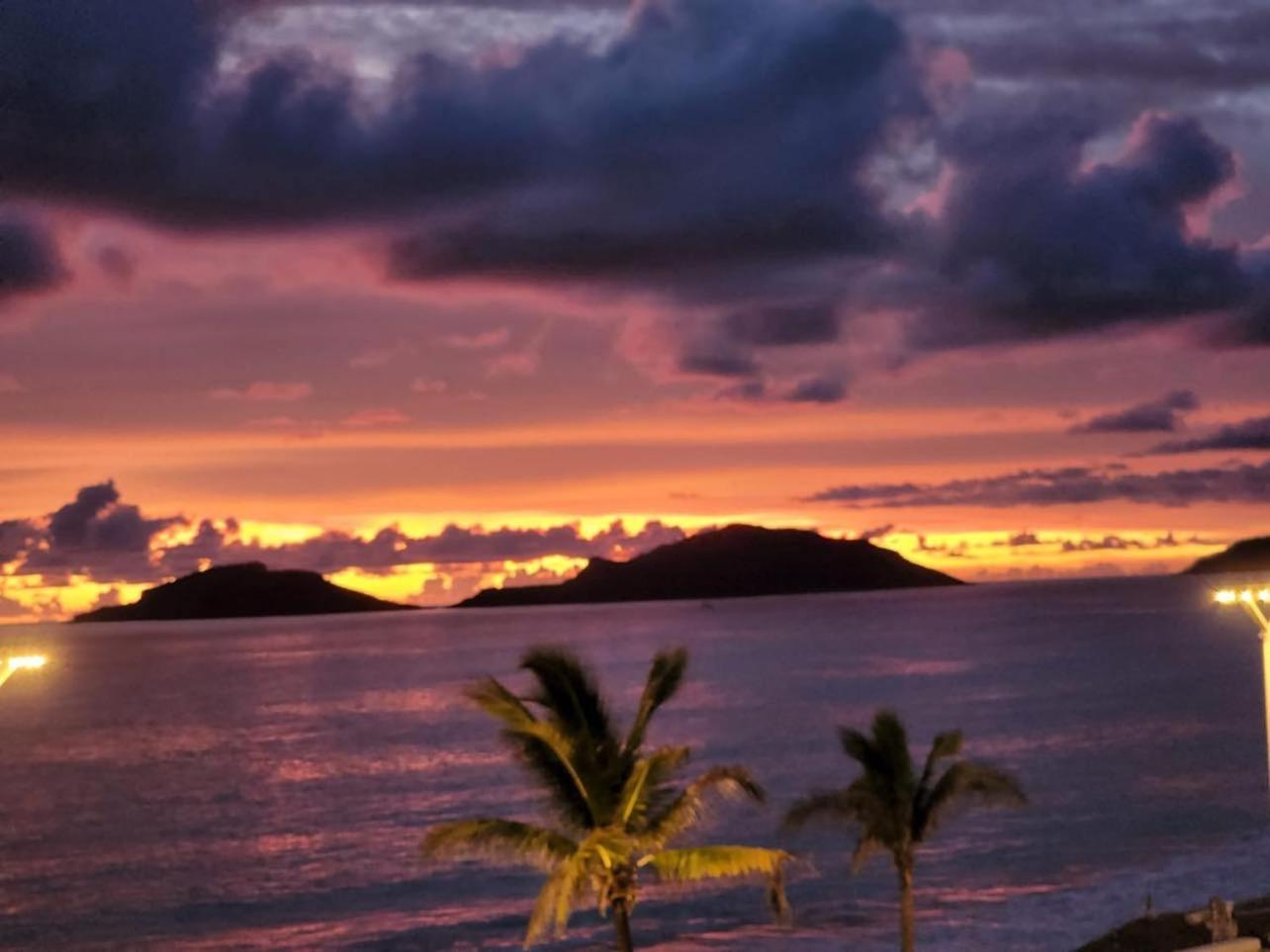 Sunset View 1702 Deluxe Department *