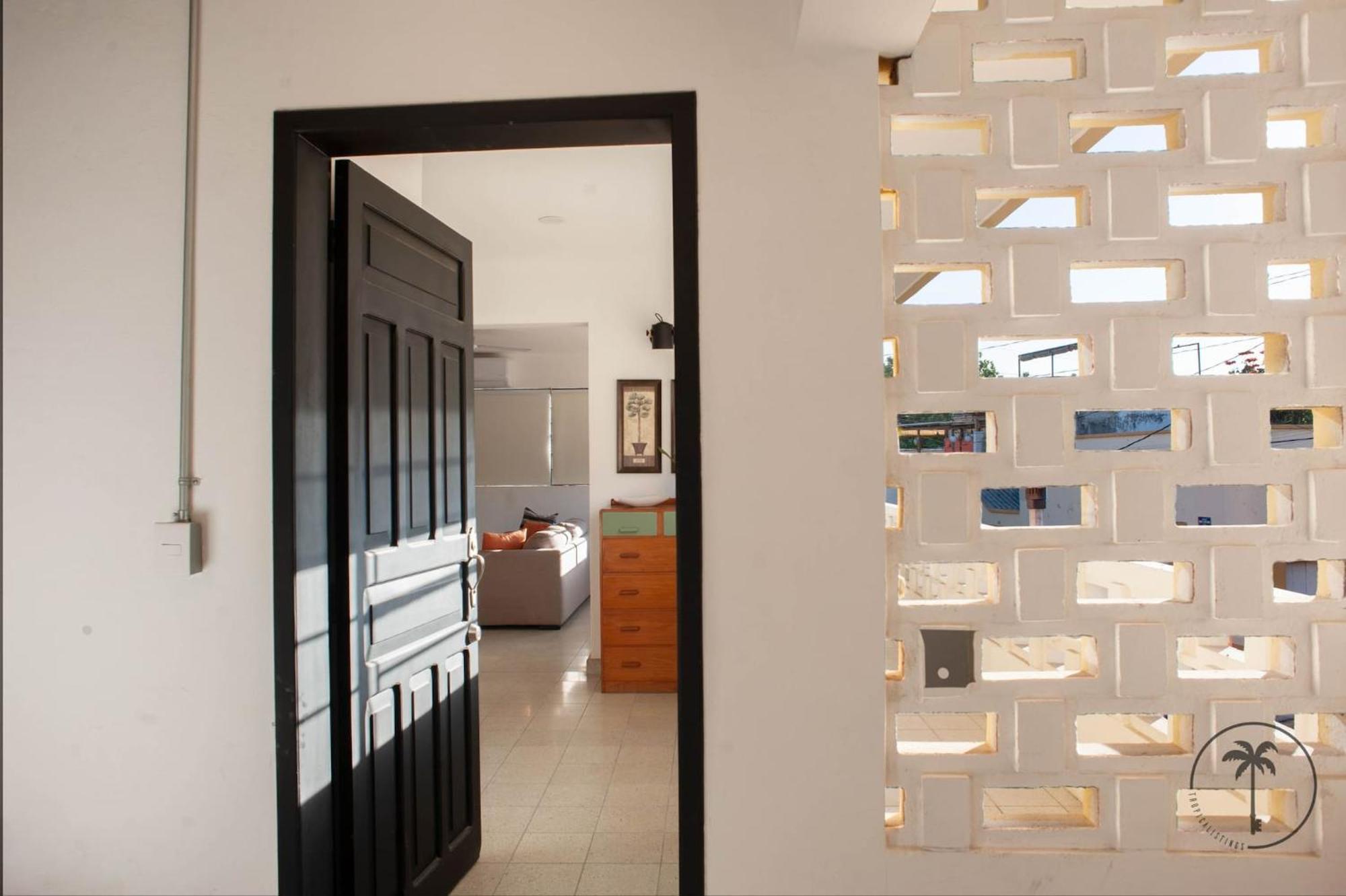 Cozy Apt. W/ Private Balcony & Great Lighting- Romanita 1 Apartamento *