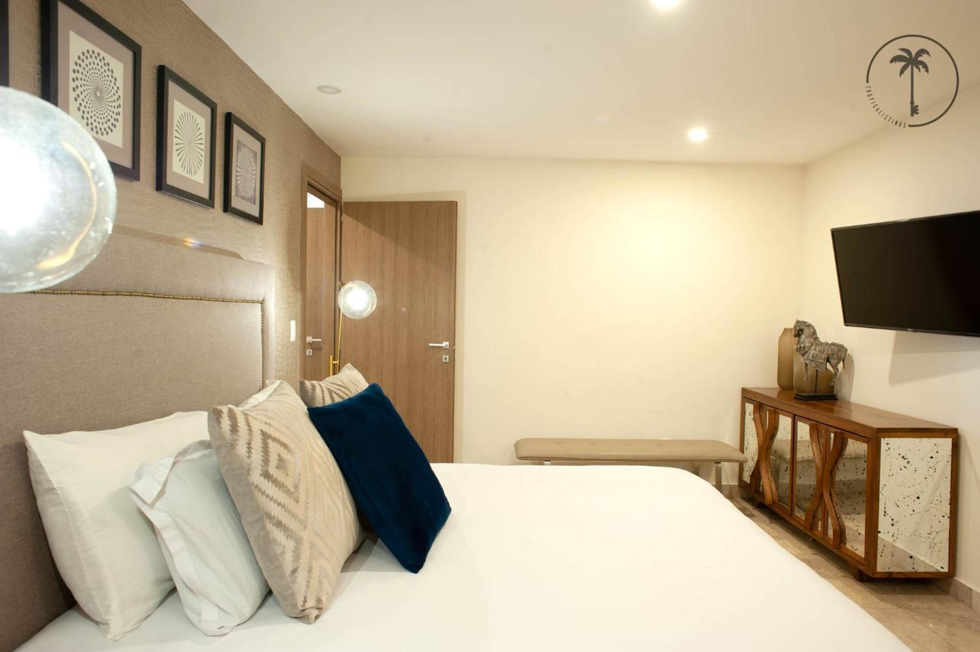 Stylish Apt. W/ Rooftop, Infinity Pool & Sea View *