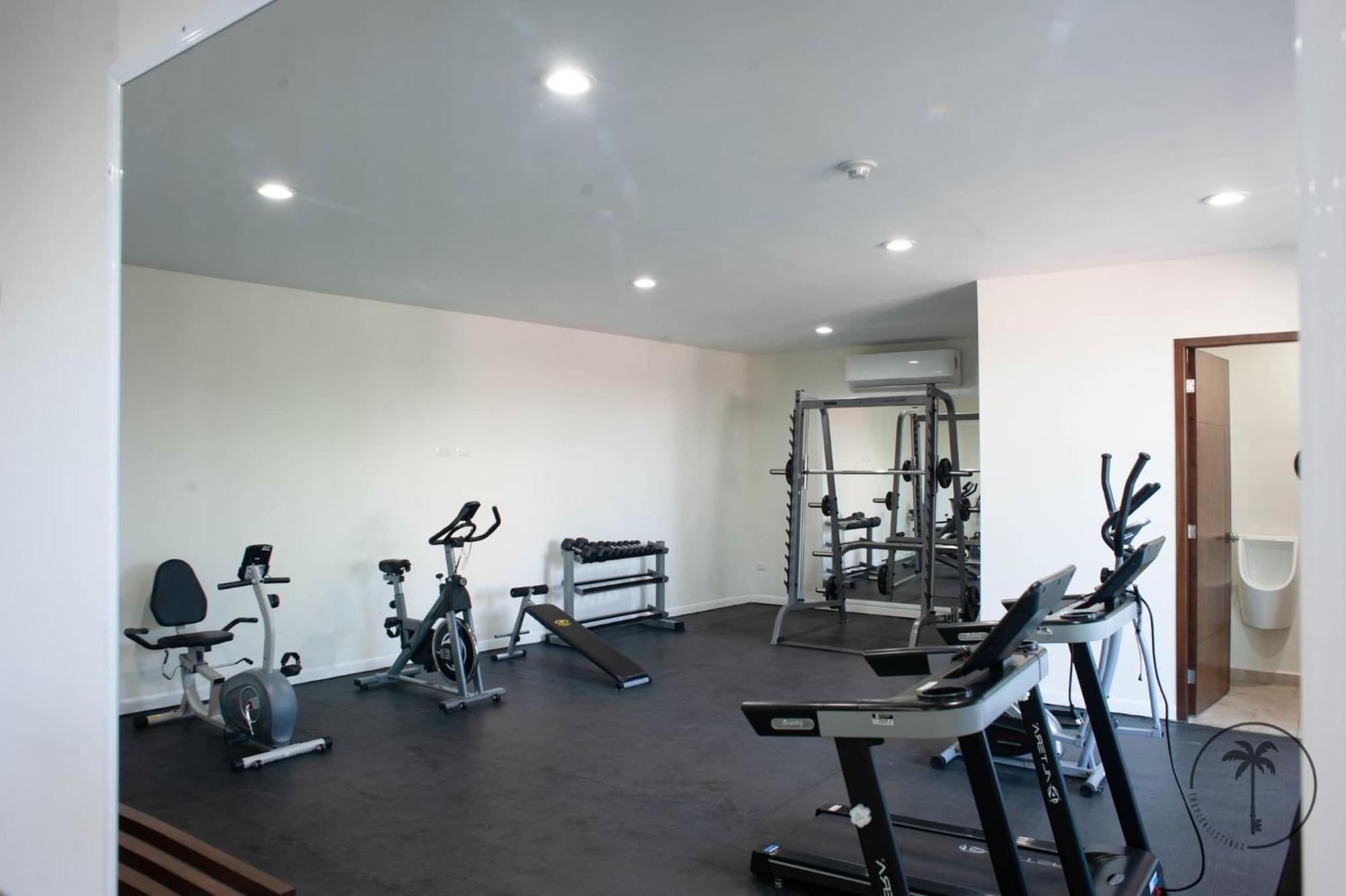 Spacious With Private Balcony & Ocean View - Brujas Apartamento