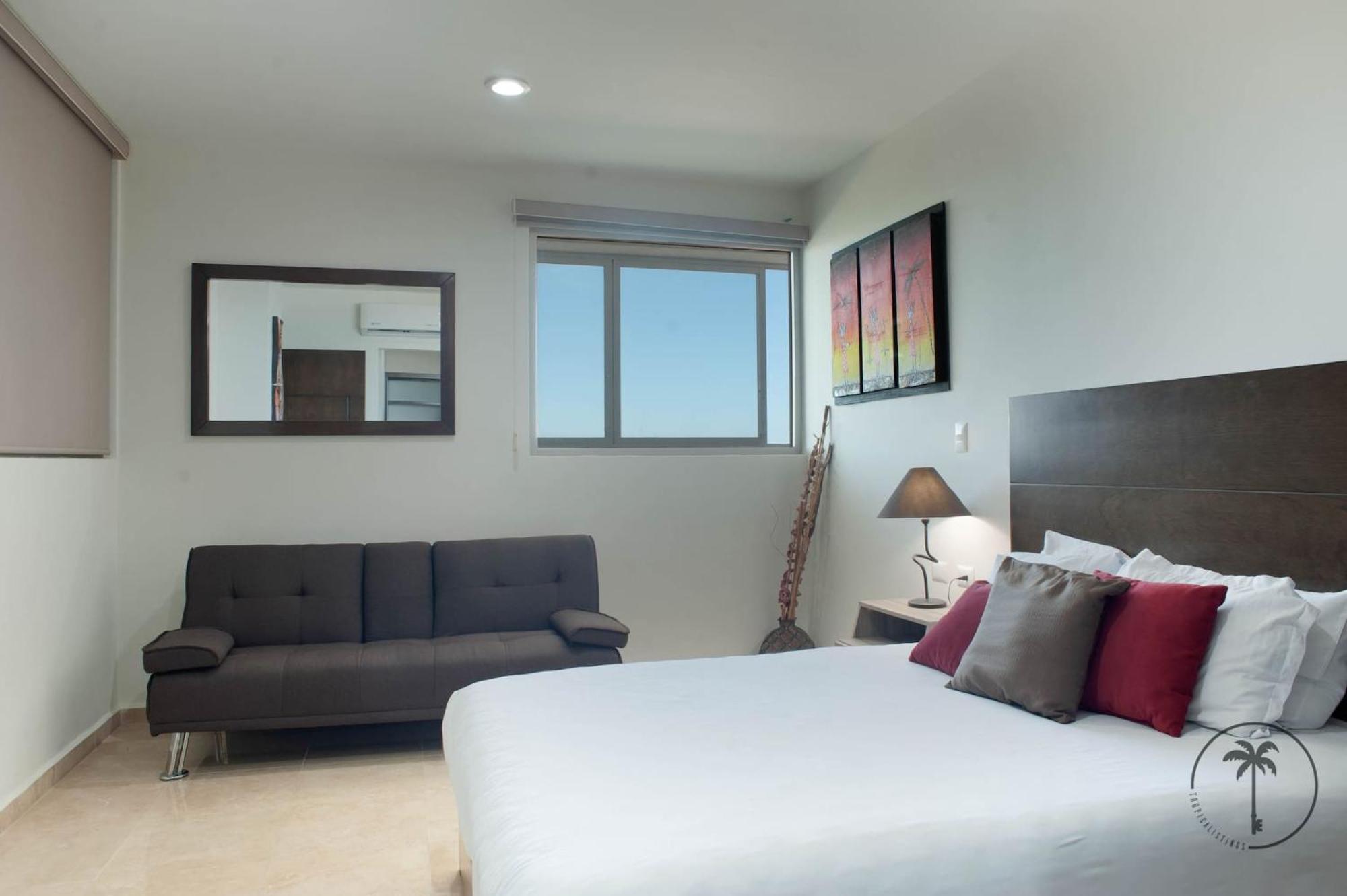 Spacious With Private Balcony & Ocean View - Brujas Apartamento *