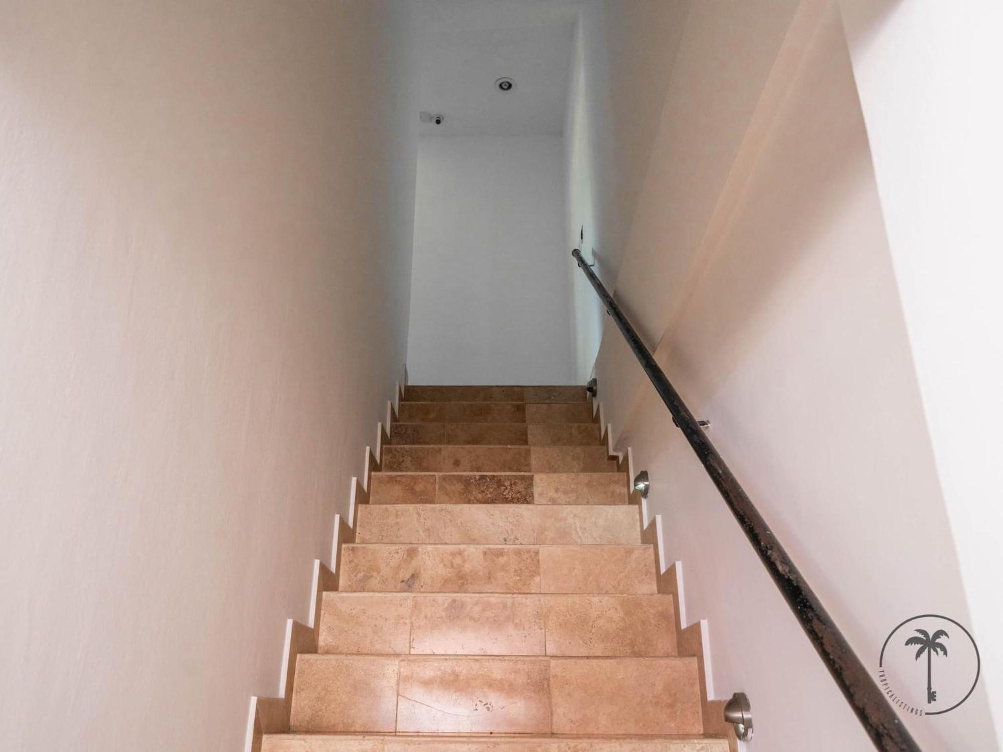 Comodo Dpto. C/ Balcon Priv. En Lomas De - Cerro Azul 105 B Apartamento