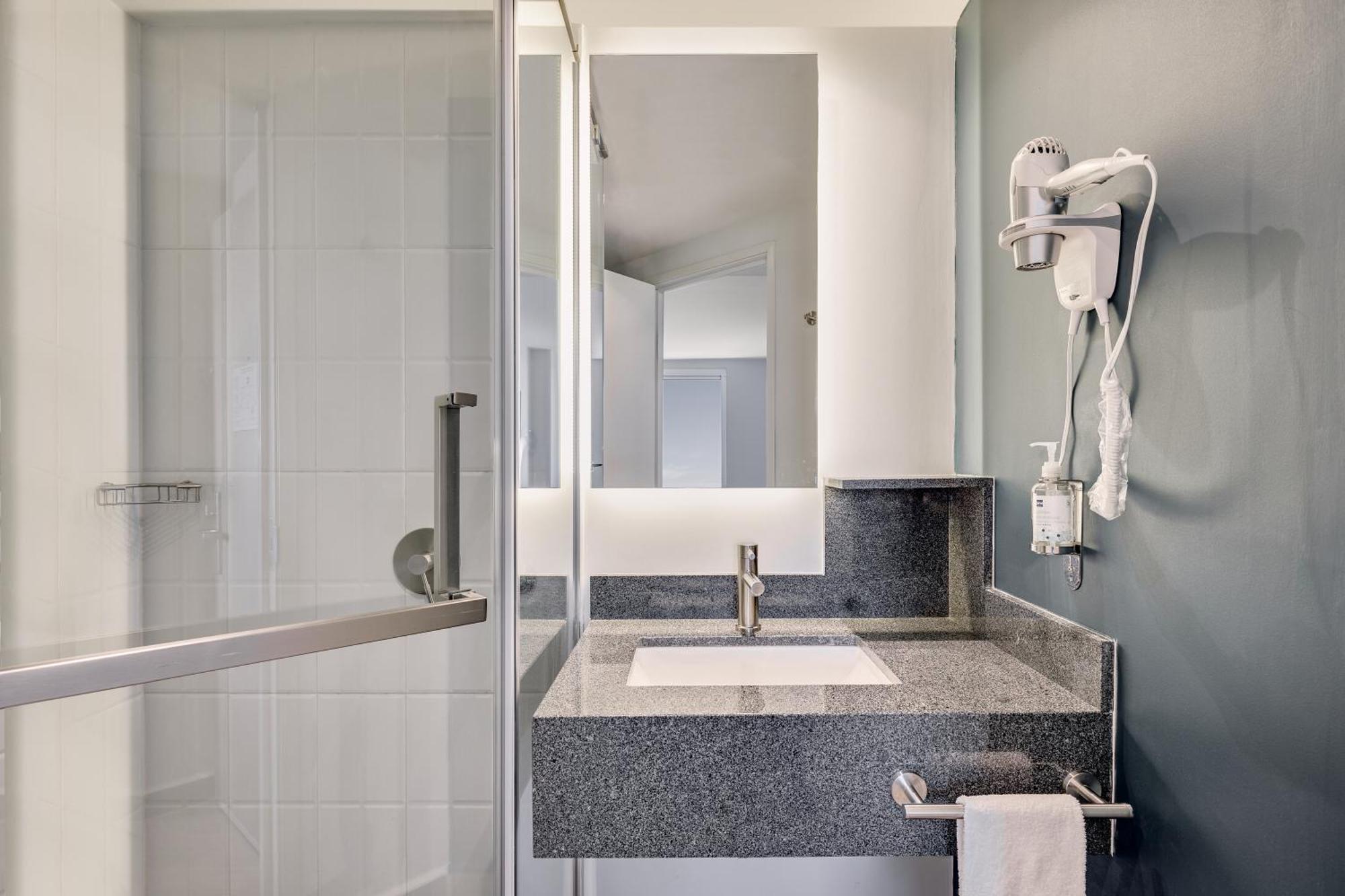 Hotel One 3*