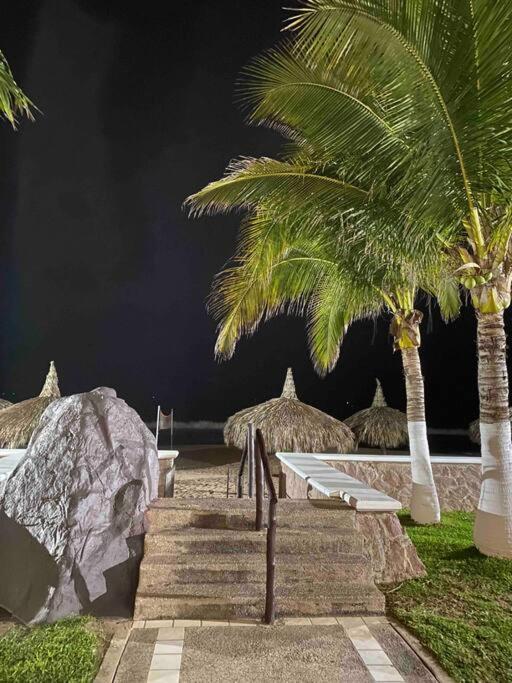 Сasa de vacaciones A Pie De Playa Privada Mazatlán