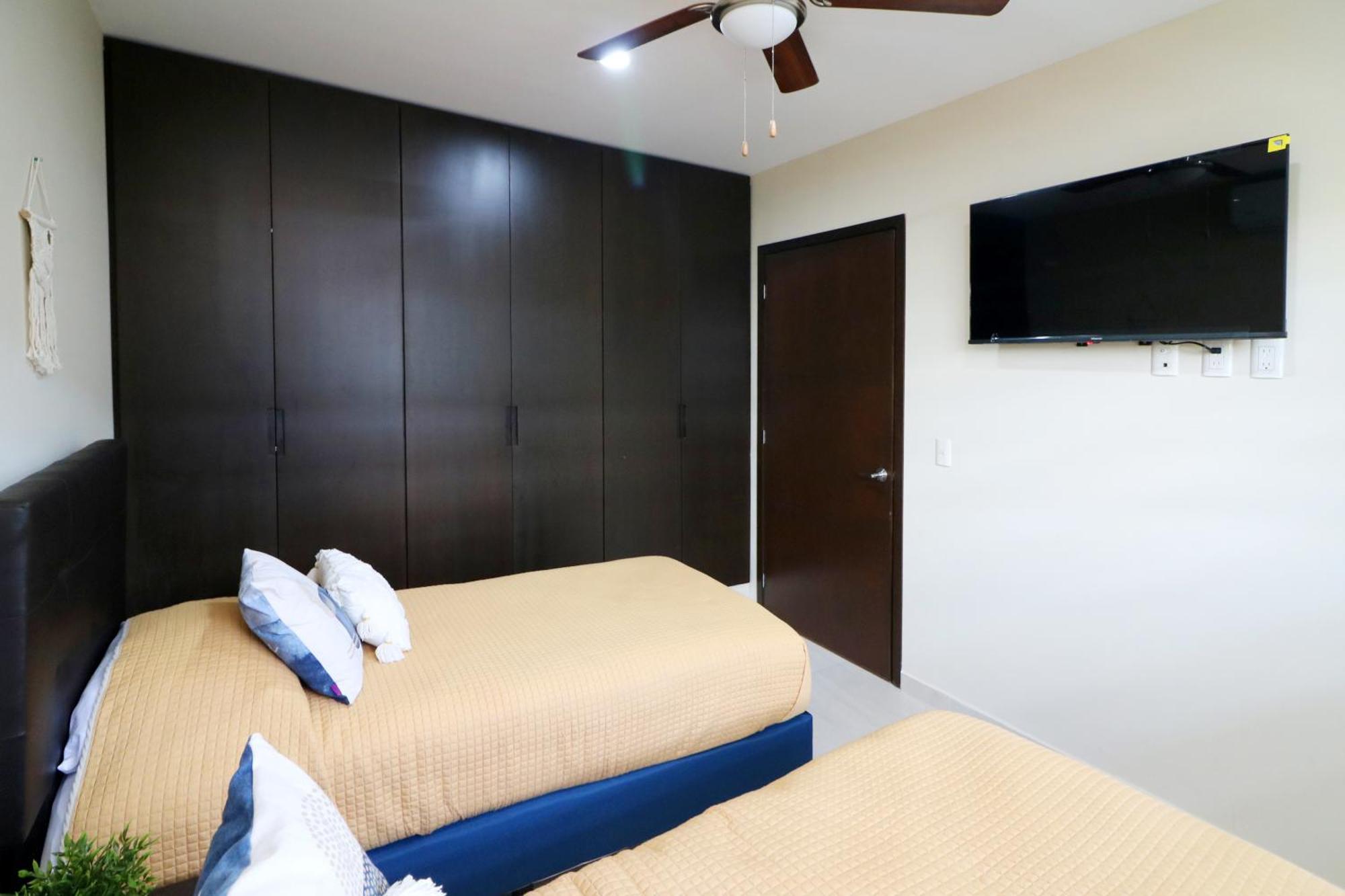 Apartamento Departamento Con Terraza Privada Y Alberca A 1 Cuadra Del Malecon - Flamingo 102 *