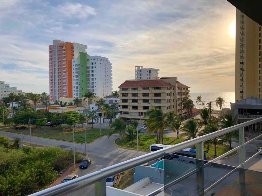 Excelente Dpto. Marina Muy Cerca De La Playa Mazatlán
