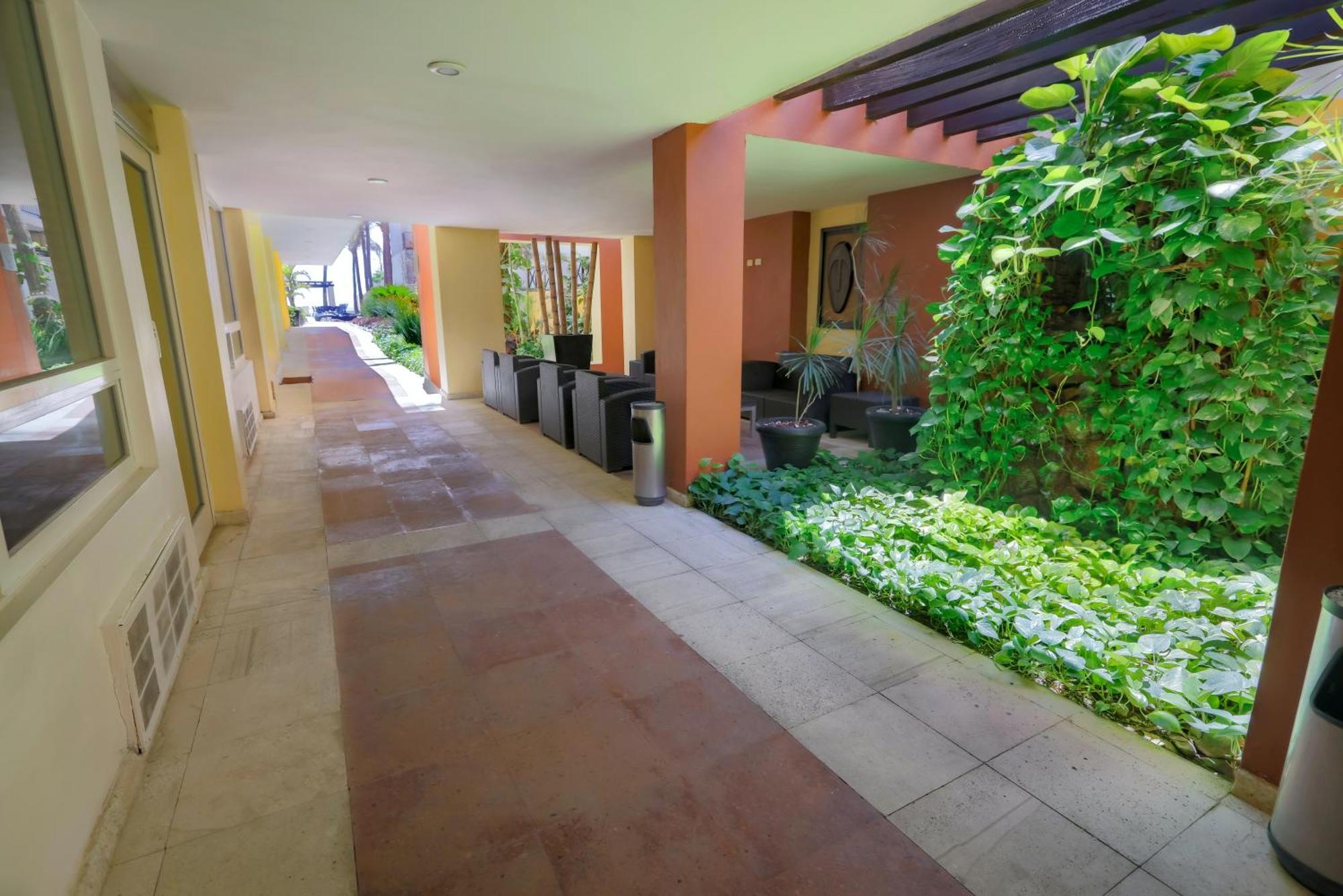 Western Freeman Zona Dorada Mazatlan