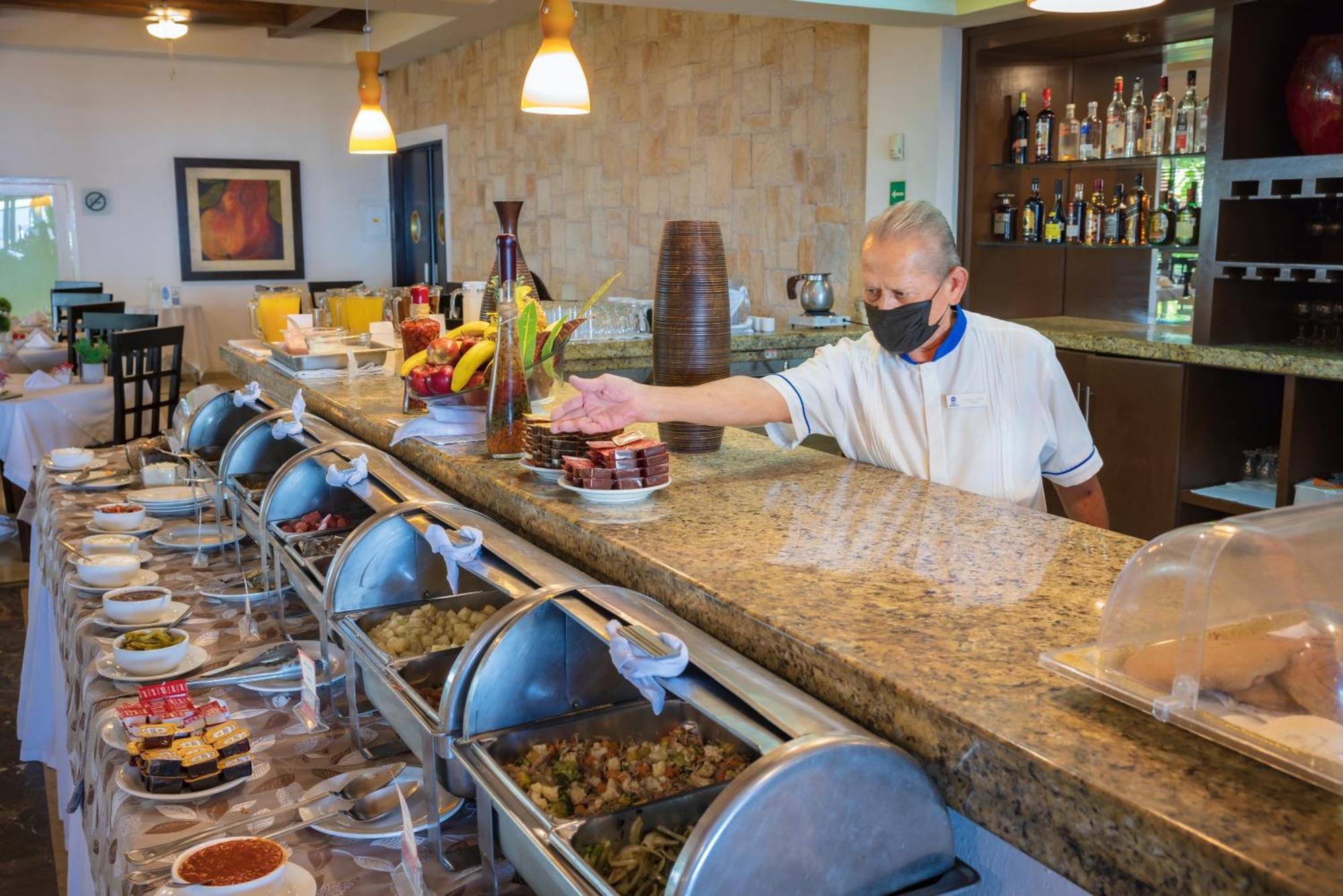 Western Freeman Zona Dorada Hotel 3*