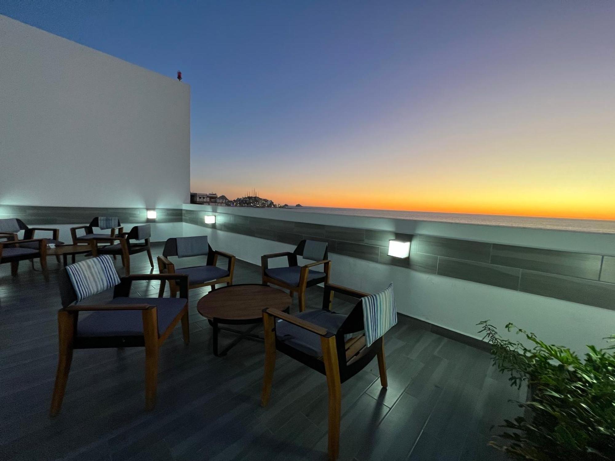 Excelente Depto Con Alberca, A 2 Cuadras De La Playa * Mazatlán