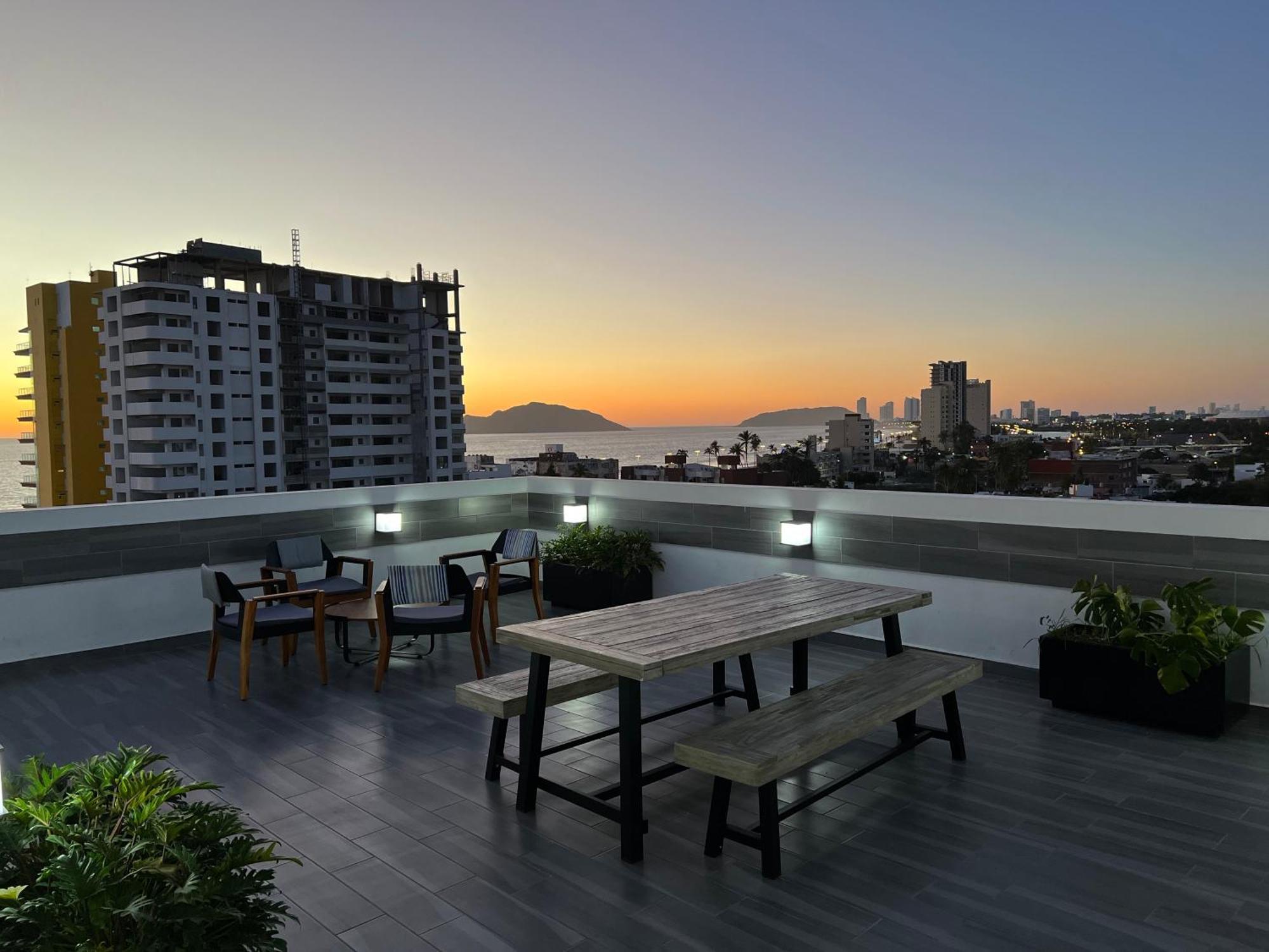 Excelente Depto Con Alberca, A 2 Cuadras De La Playa Mazatlán