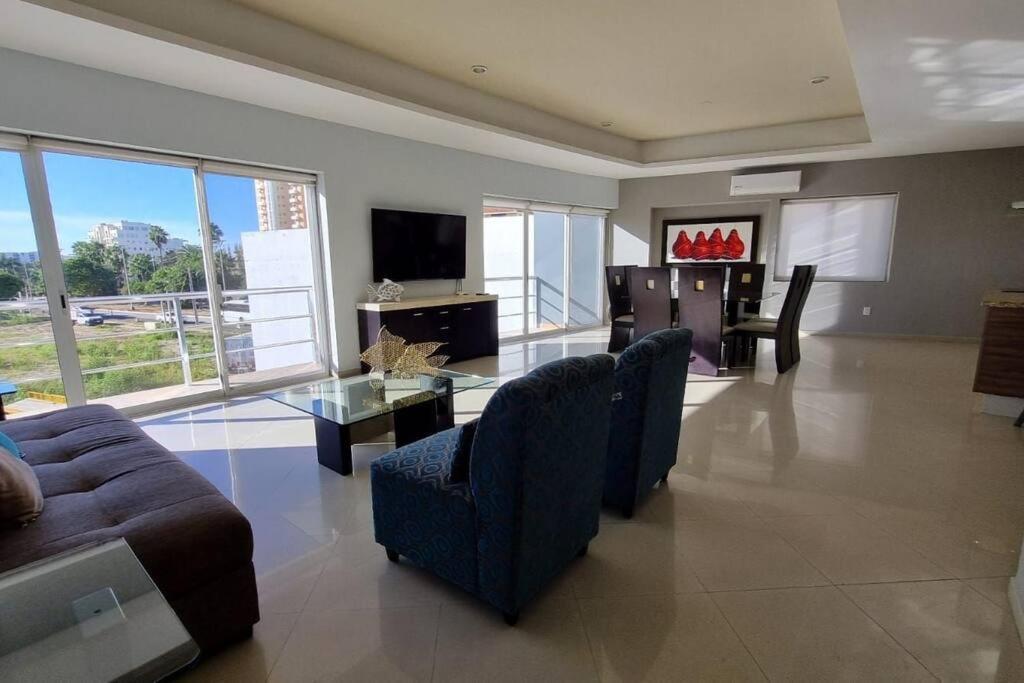 Apartamento Grande 1 Cuadra De Playa
