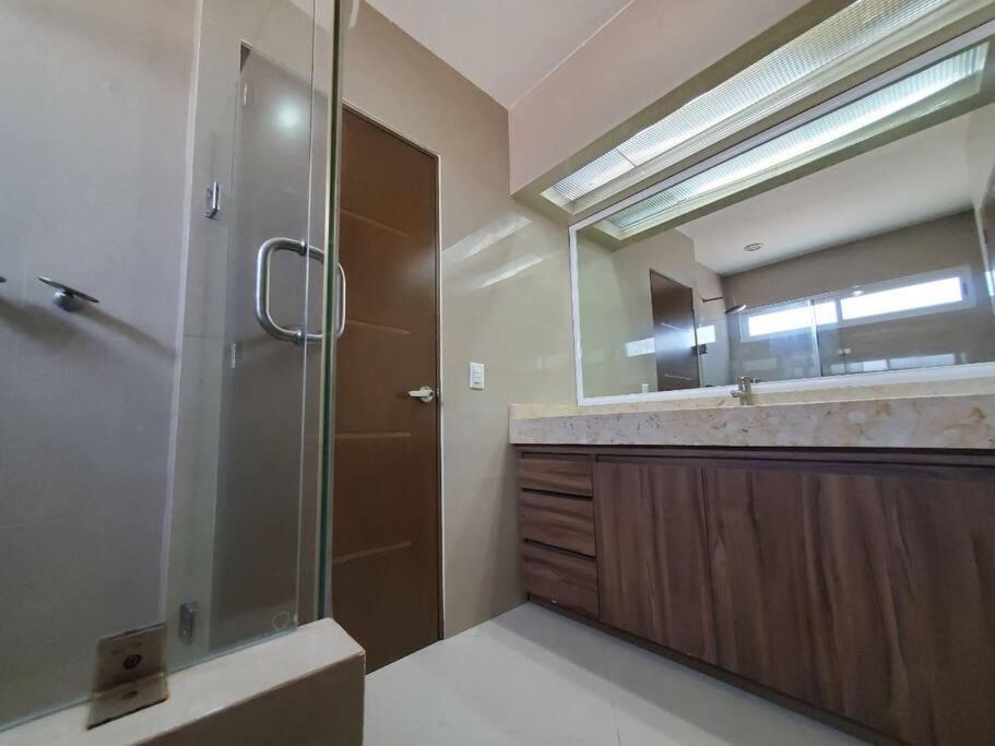 Apartamento Grande 1 Cuadra De Playa *