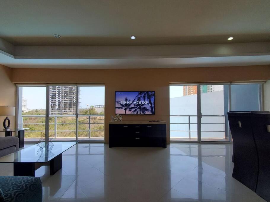 Grande 1 Cuadra De Playa Apartamento *