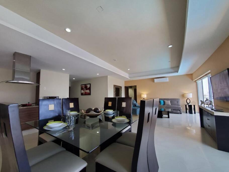 Grande 1 Cuadra De Playa Apartamento Mazatlán