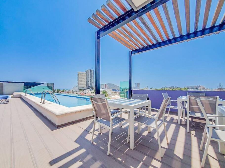 Lujoso Tiburon A 3 Cuadras De La Playa Apartamento