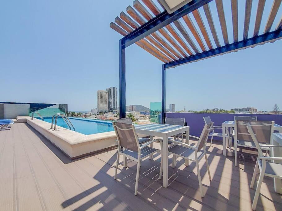Penthouse Con Terraza En Zona Dorada Apartamento