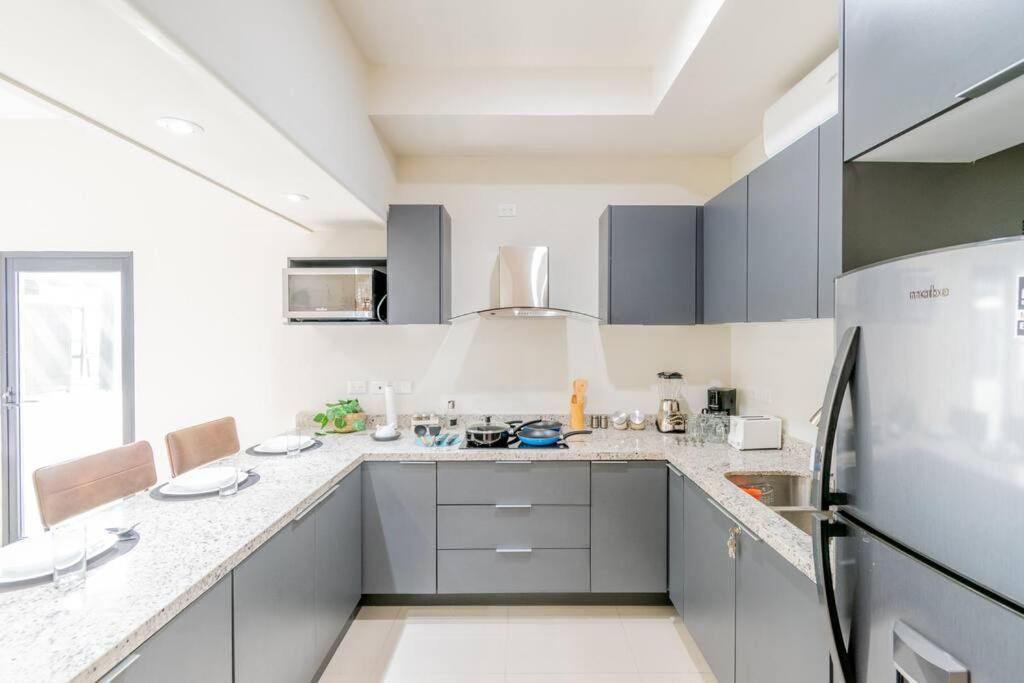 Penthouse Con Terraza En Zona Dorada *