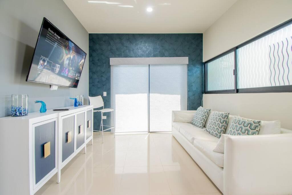 Penthouse Con Terraza En Zona Dorada Apartamento *