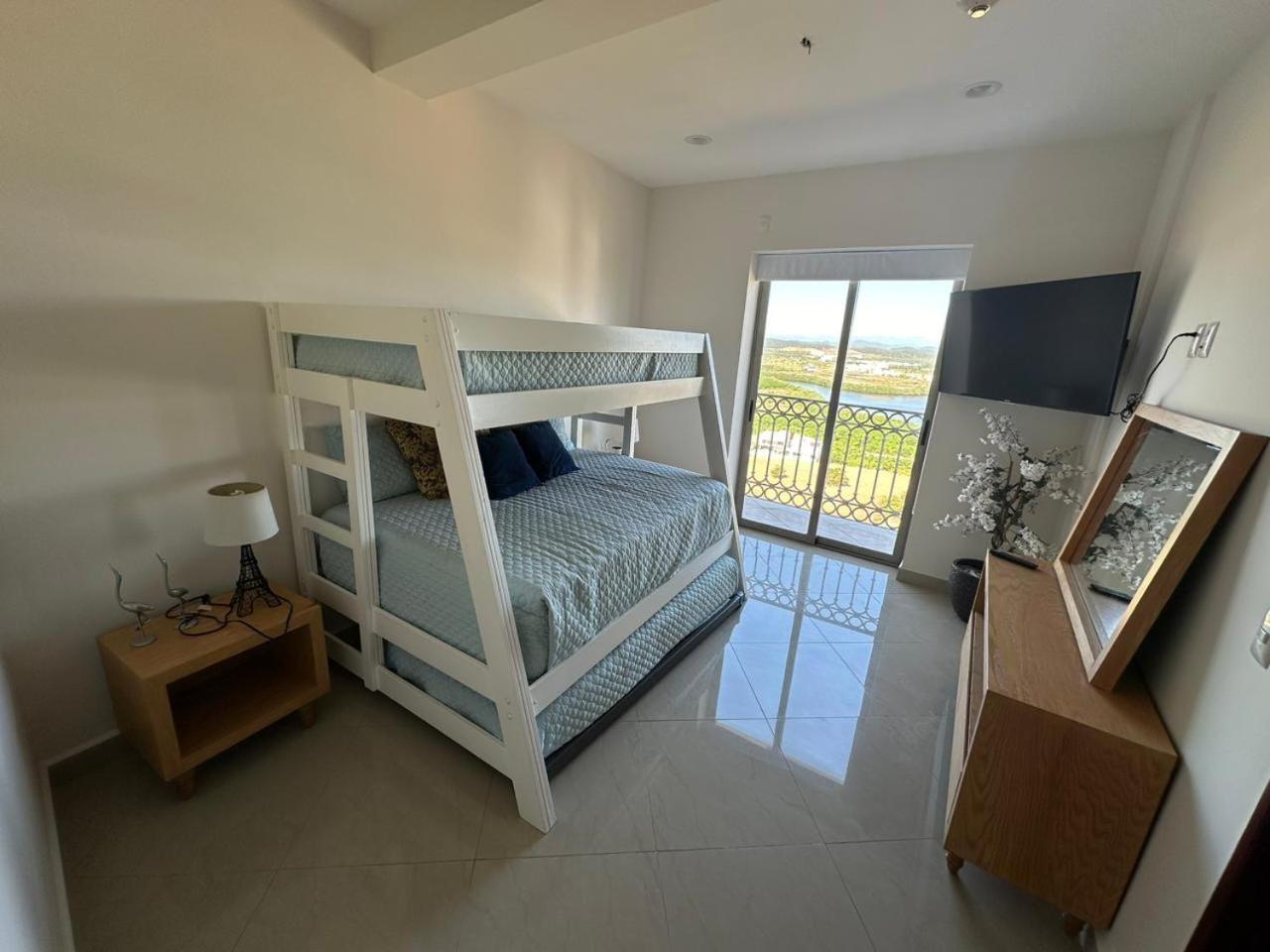 Gavias Grand Apt. 1415 *