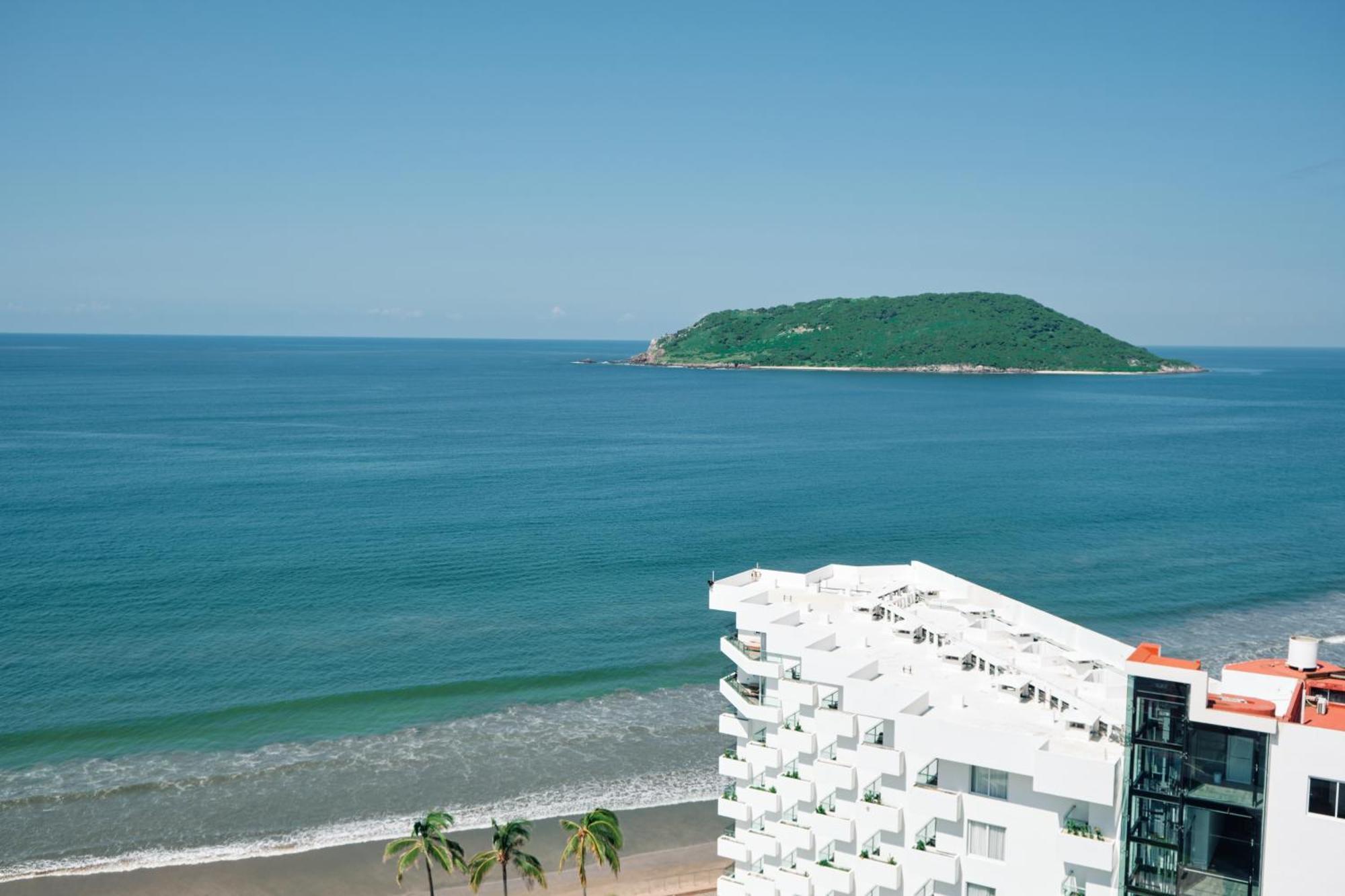 The At Hotel 5*