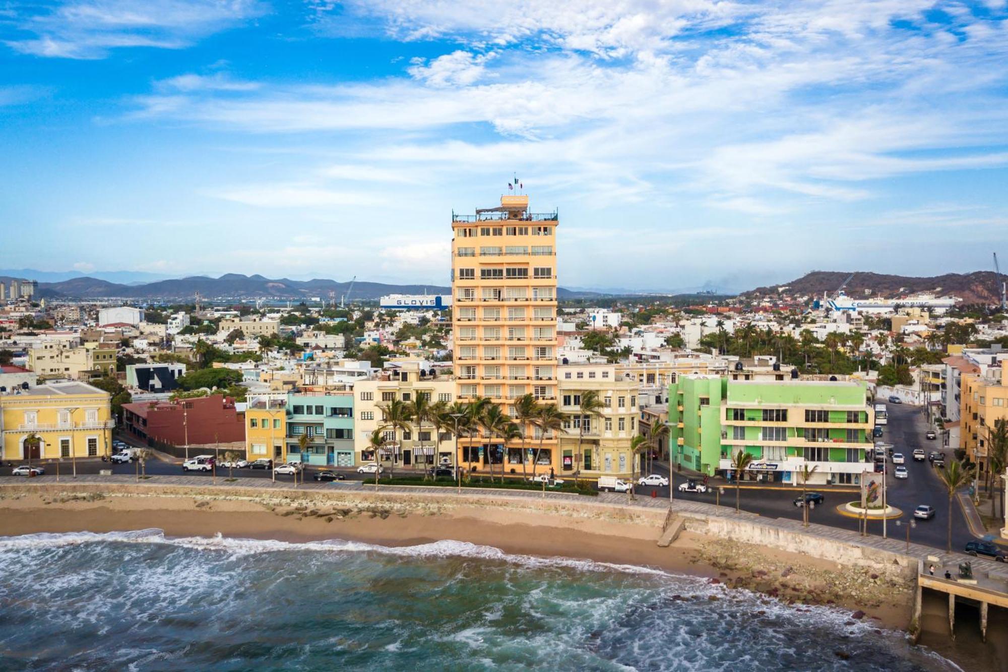 Western Freeman Mazatlan